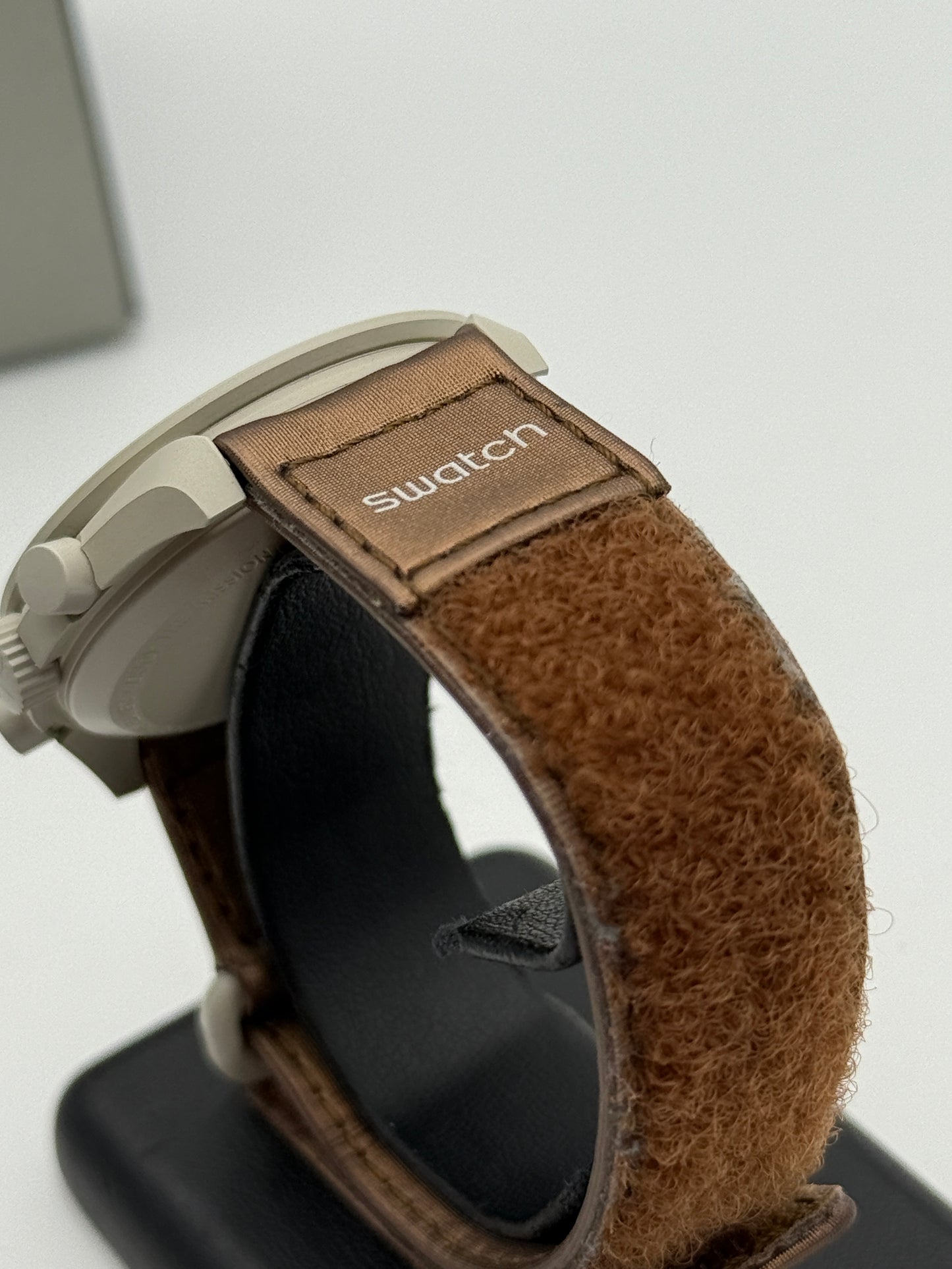 omega moonswatch mission to saturn swiss made S033T100 bioceramic