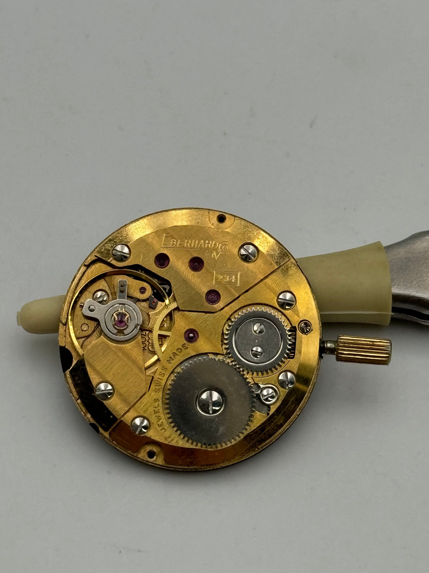 Eberhard & Co. 234 peseux 7001 movement movimento black