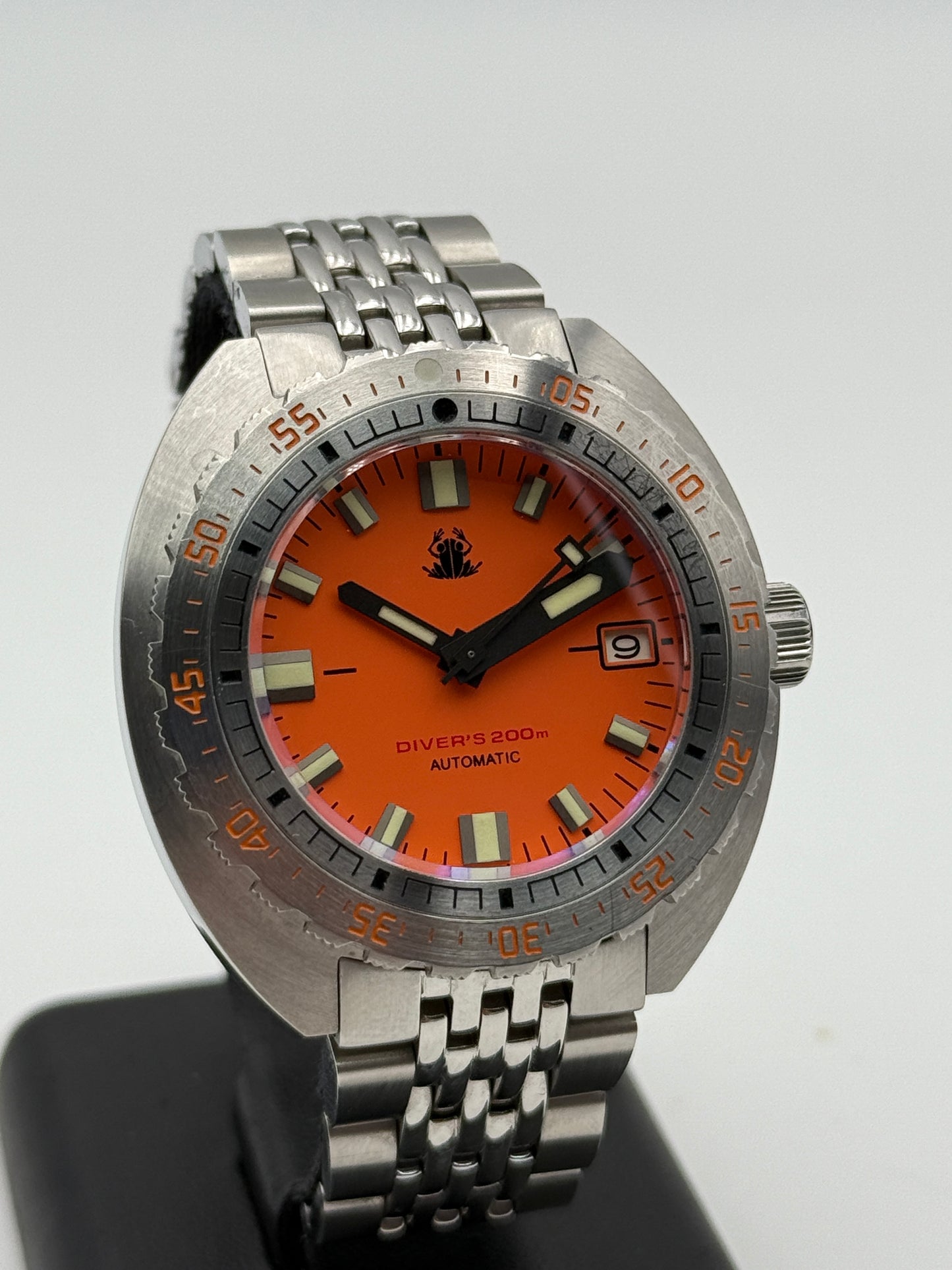 tactical frog automatic divers 200
