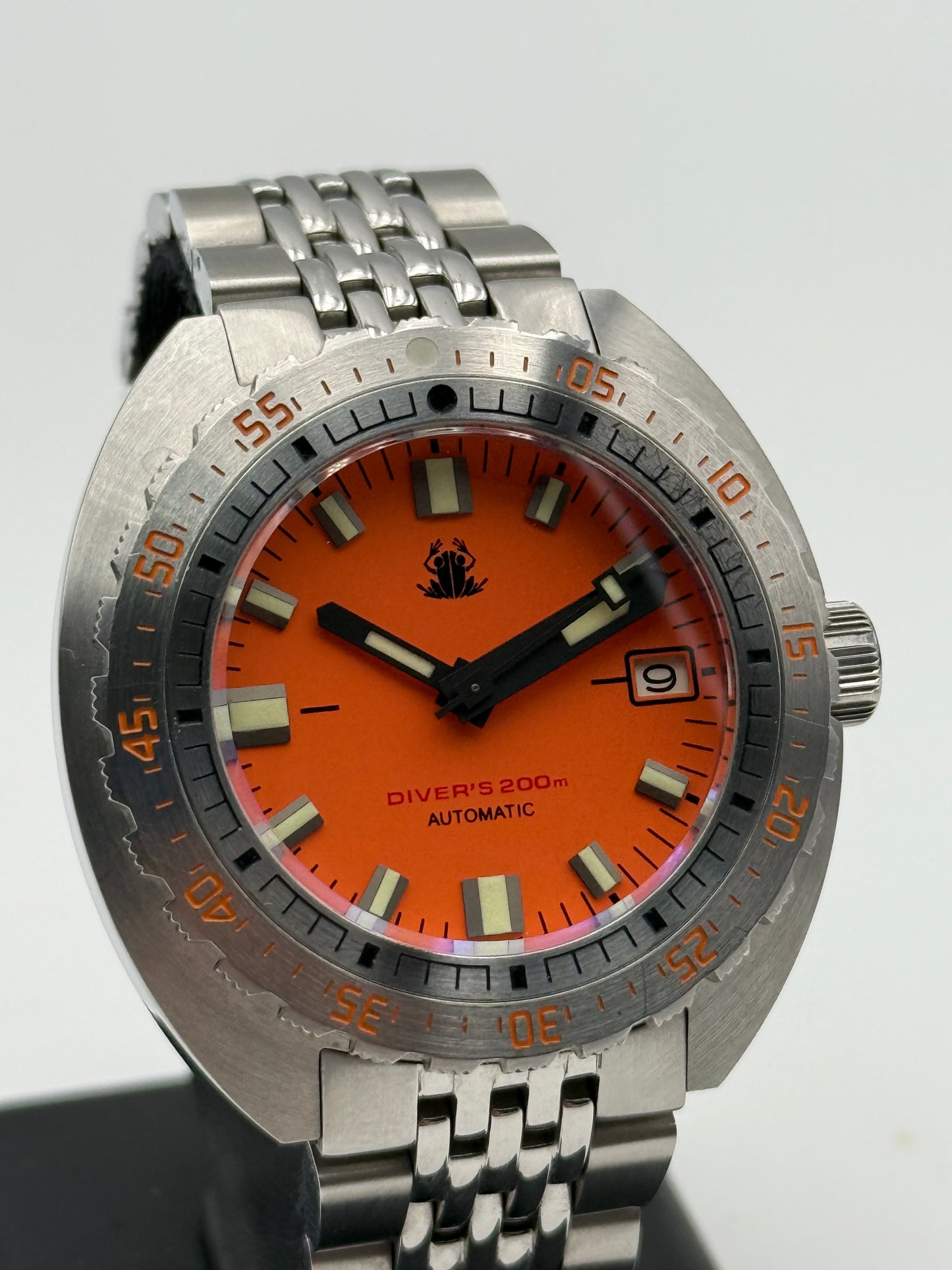 tactical frog automatic divers 200