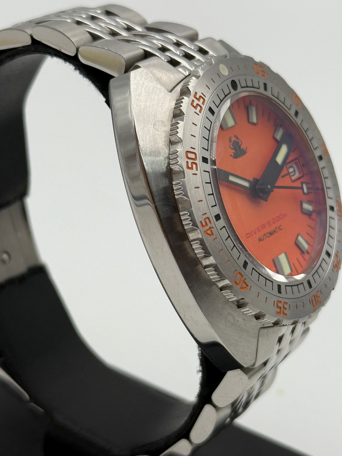 tactical frog automatic divers 200