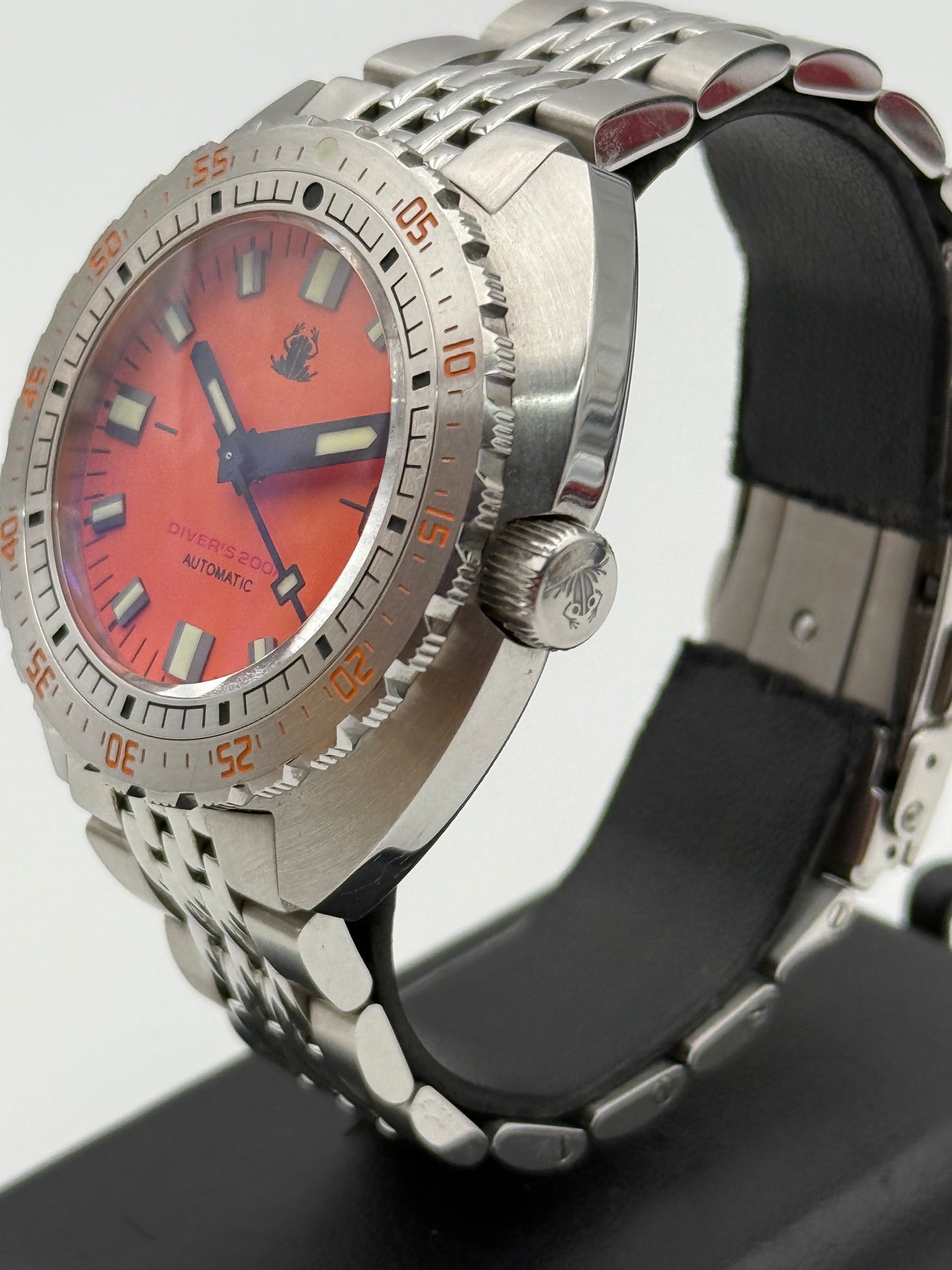 tactical frog automatic divers 200