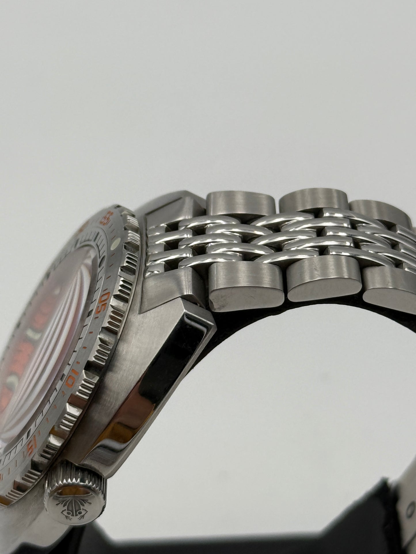 tactical frog automatic divers 200
