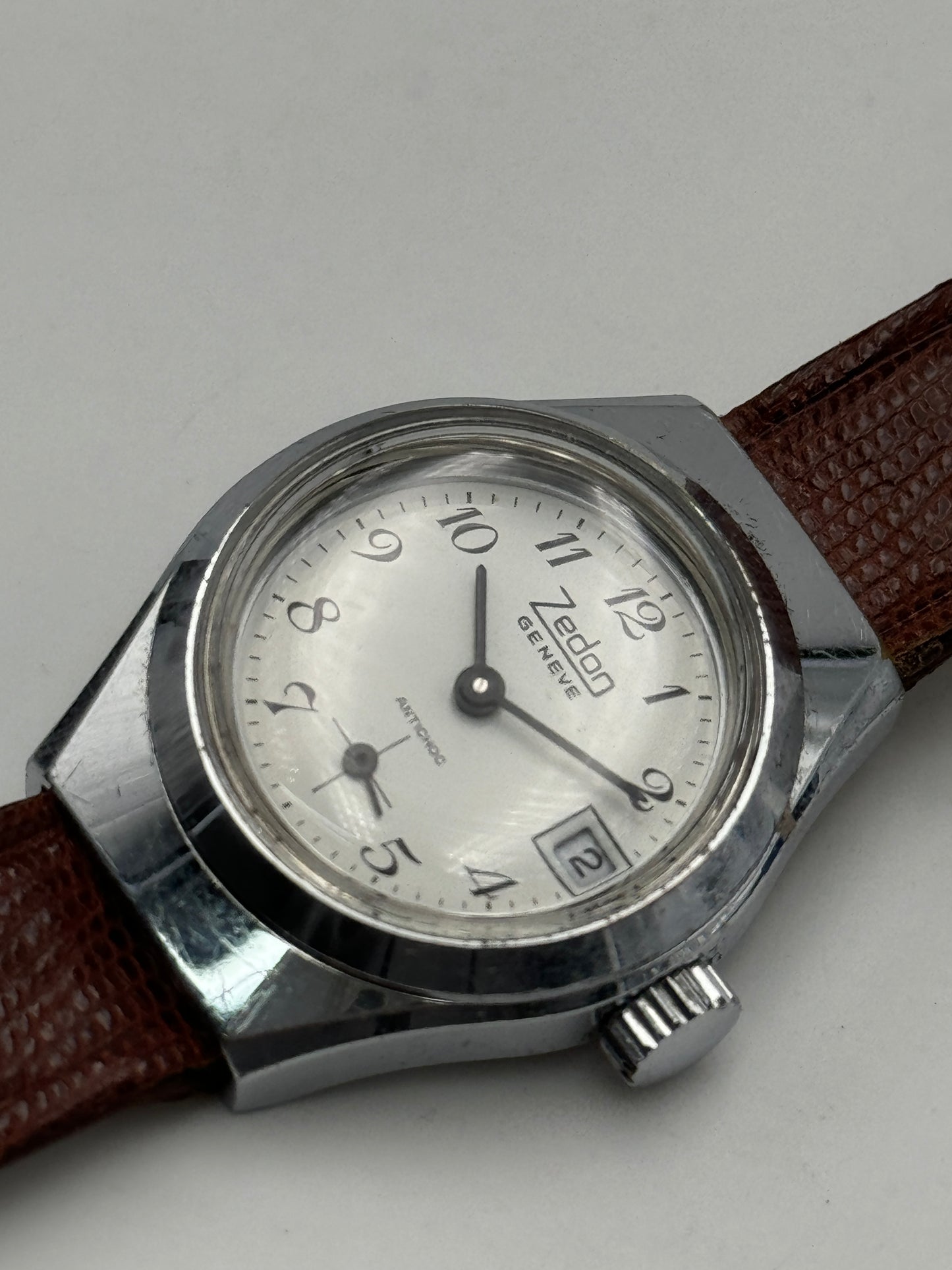 zedon geneve antichoc vintage watch