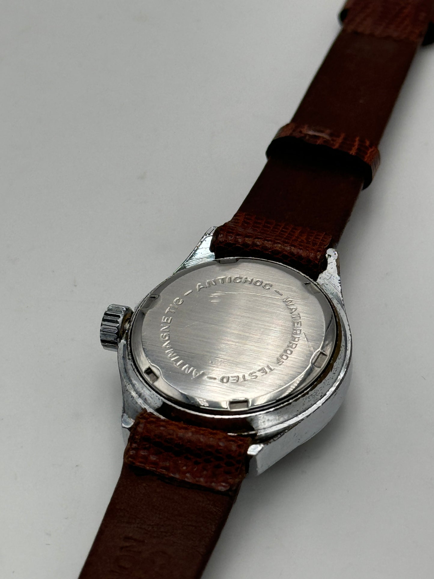 zedon geneve antichoc vintage watch