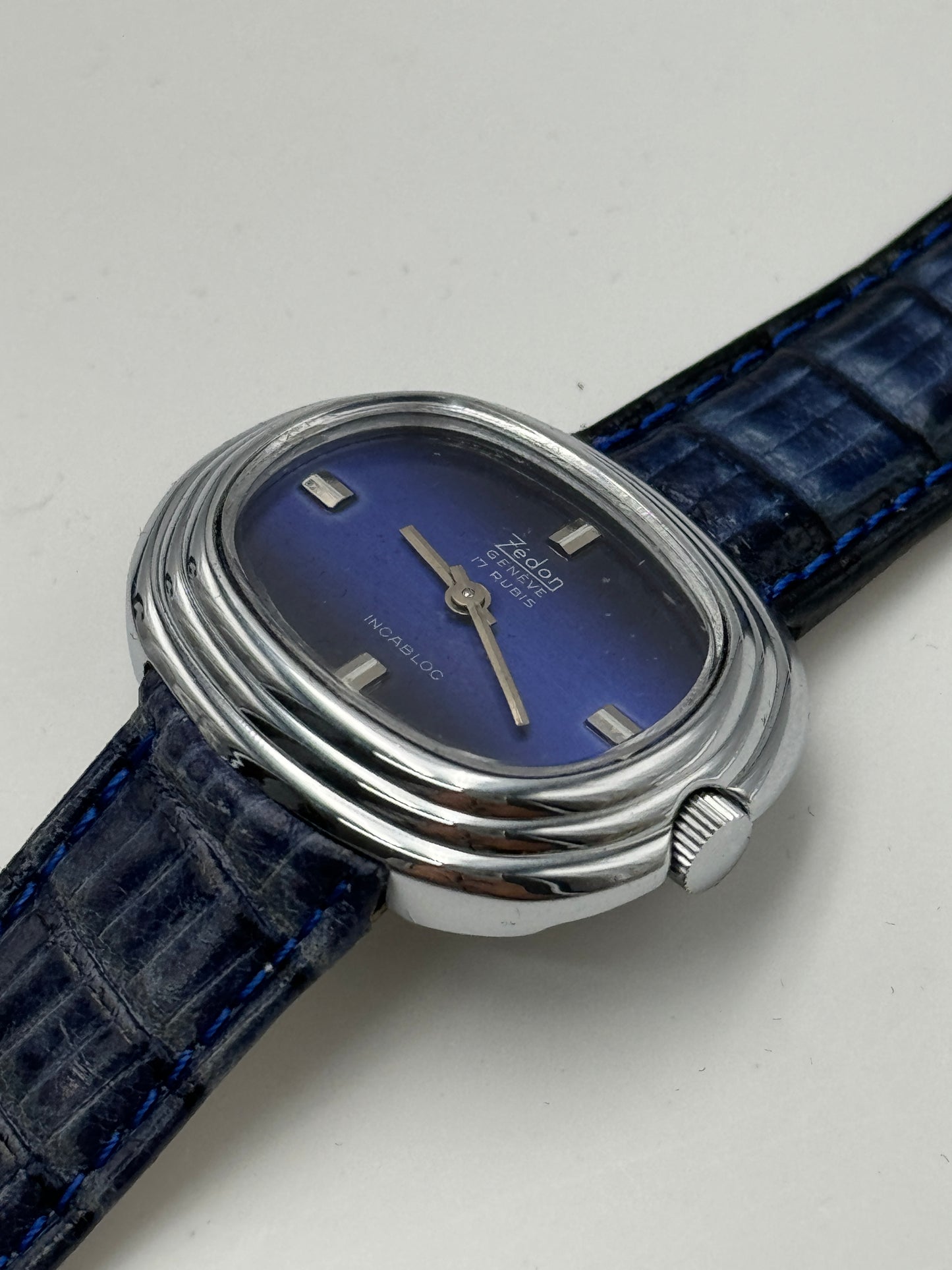 zedon geneve 17 rubis incabloc 31mm vintage