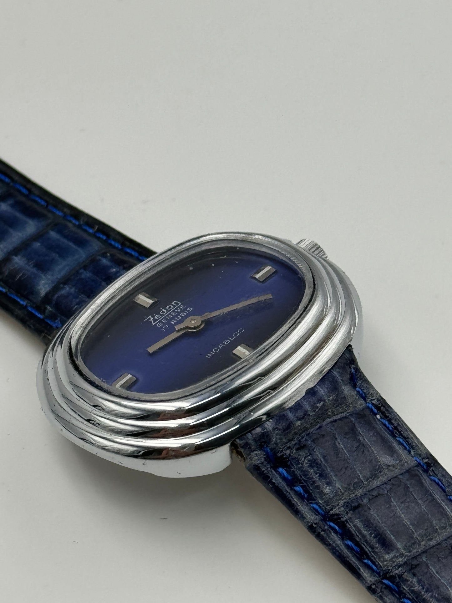 zedon geneve 17 rubis incabloc 31mm vintage