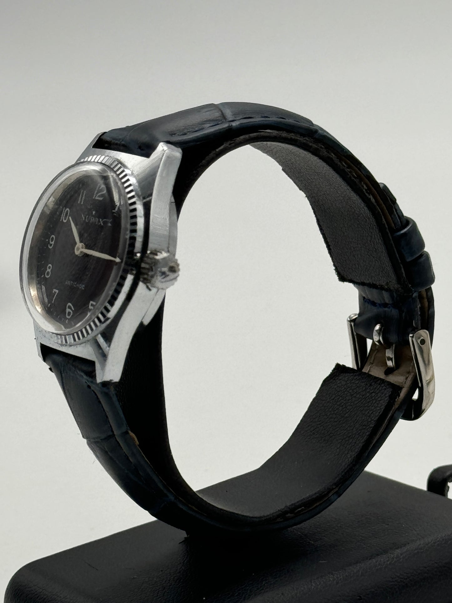 nupax antichoc vintage 30mm watch