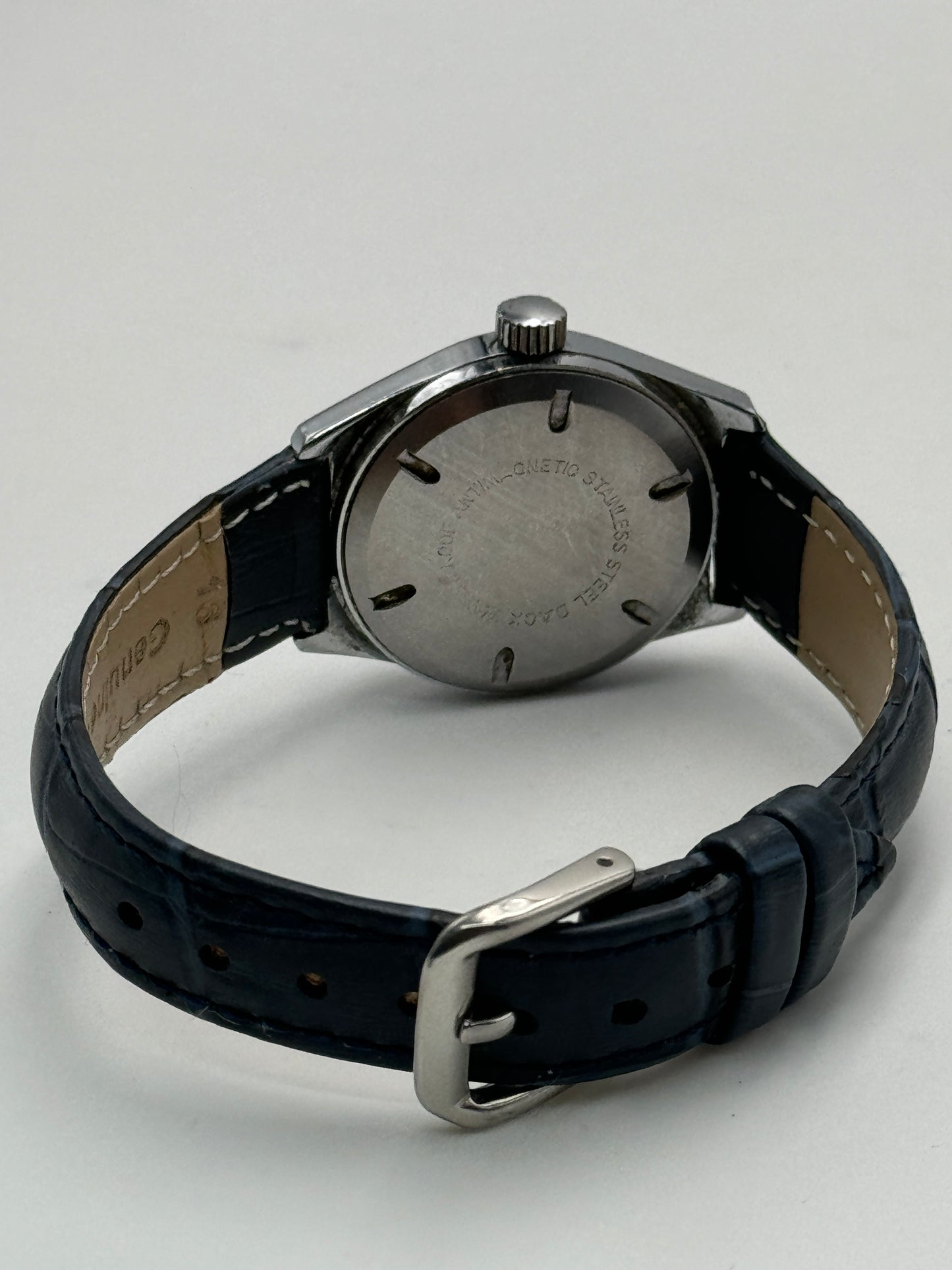 nupax antichoc vintage 30mm watch