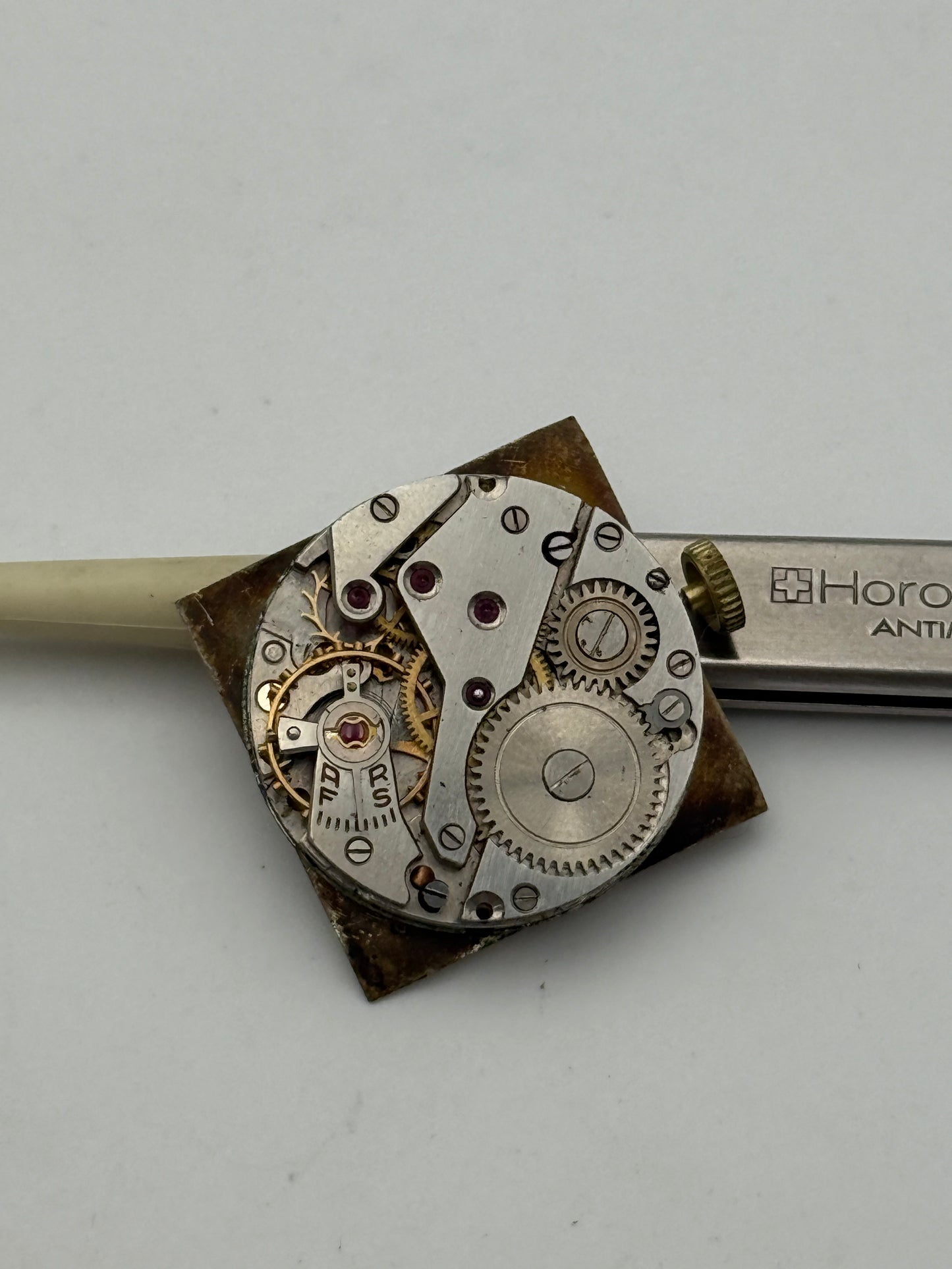 niga swiss made movement movimento