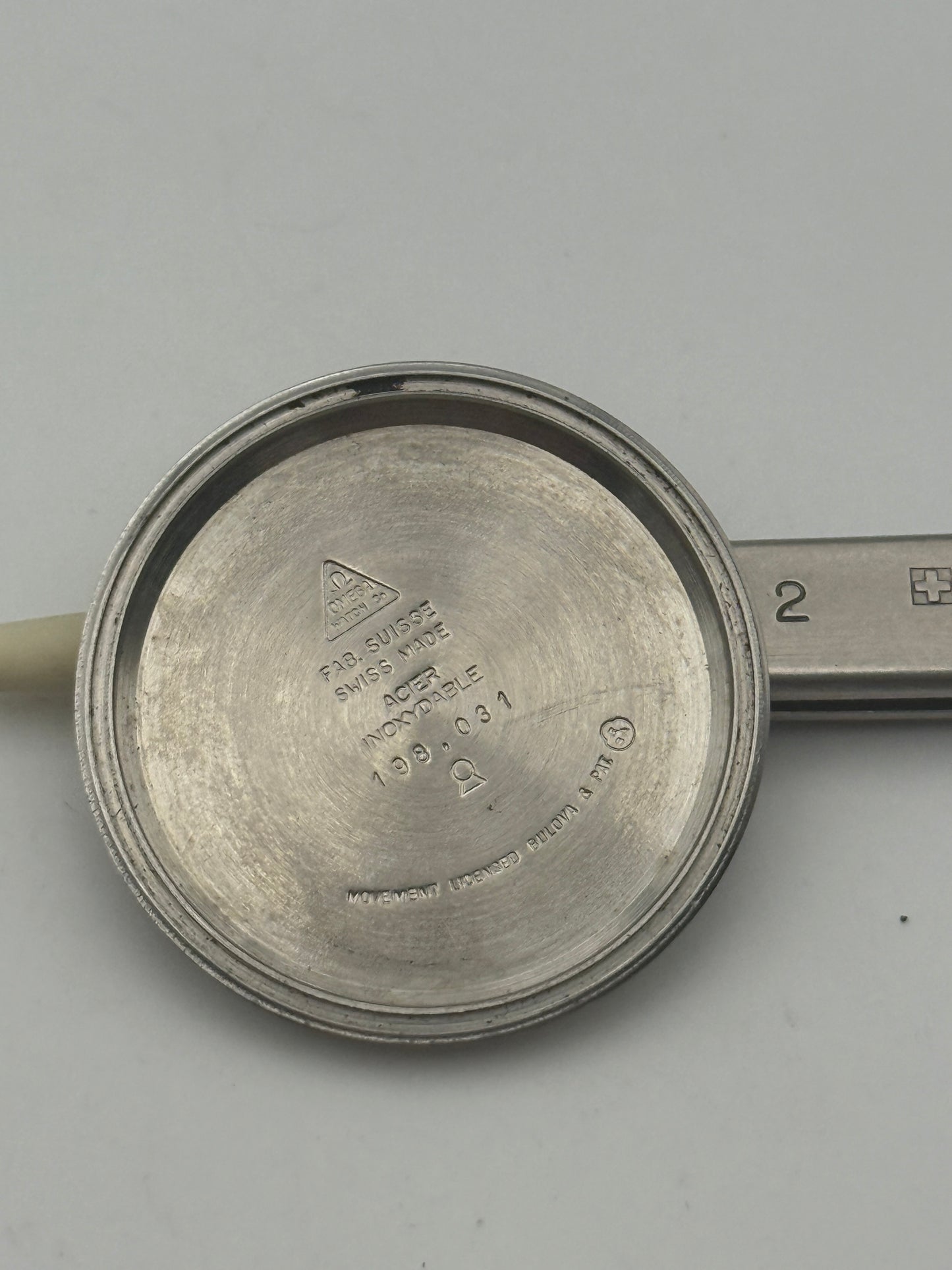omega 198.031 33.2mm fondello caseback steel