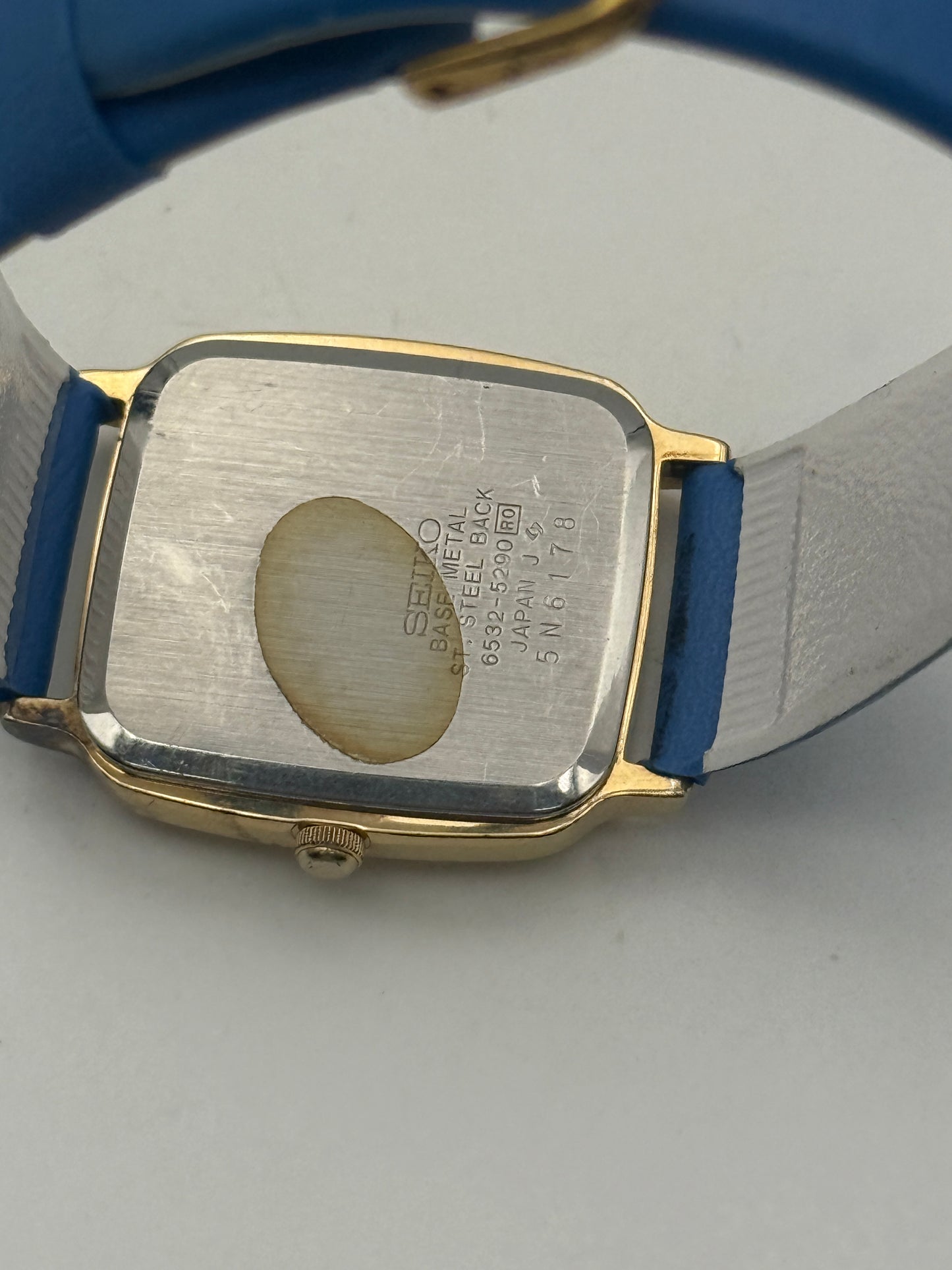 seiko 5y32-6a20 34mm quartz
